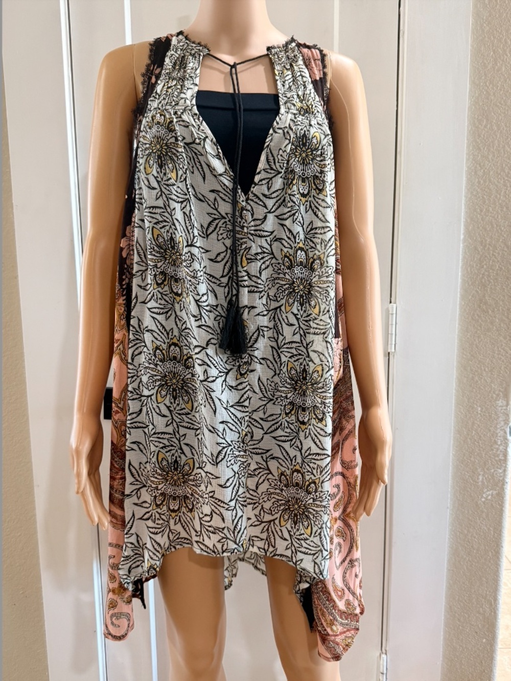 Free People Floral Patterned Sleeveless Shirt Size S
